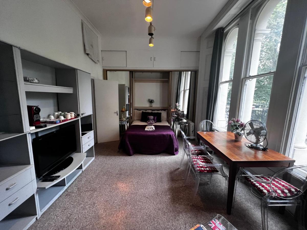 Hyde Park Studio Has Private Balcony With Tranquil Garden View Londres Extérieur photo