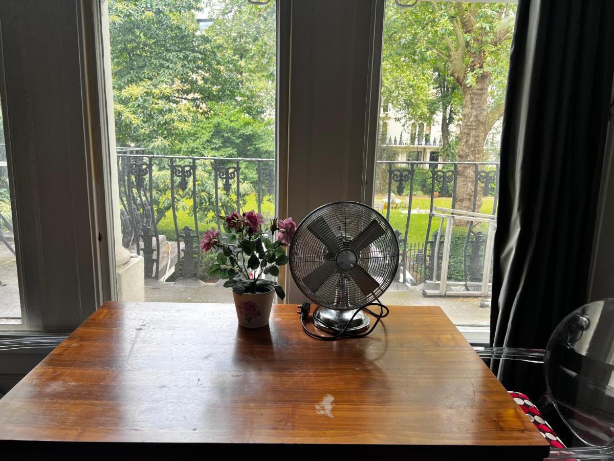 Hyde Park Studio Has Private Balcony With Tranquil Garden View Londres Extérieur photo