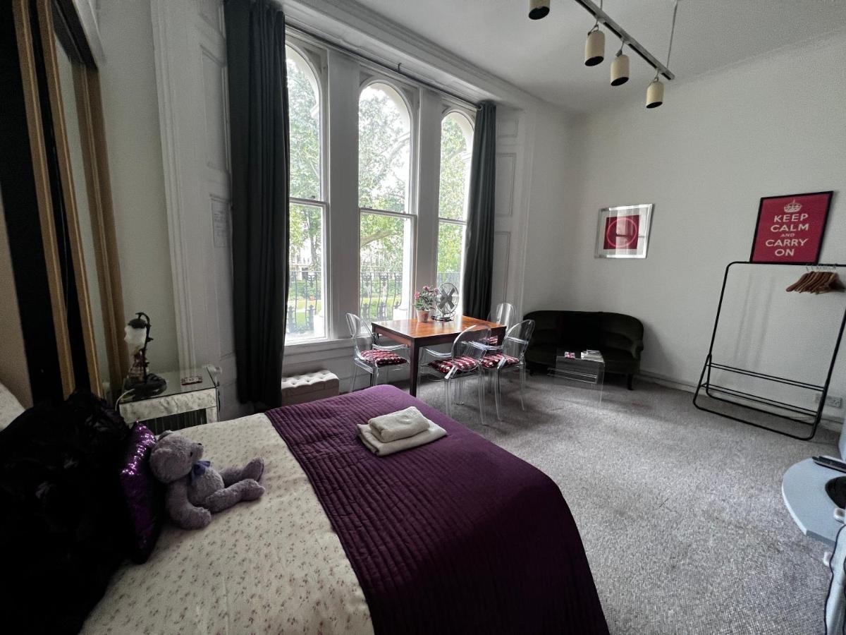 Hyde Park Studio Has Private Balcony With Tranquil Garden View Londres Extérieur photo