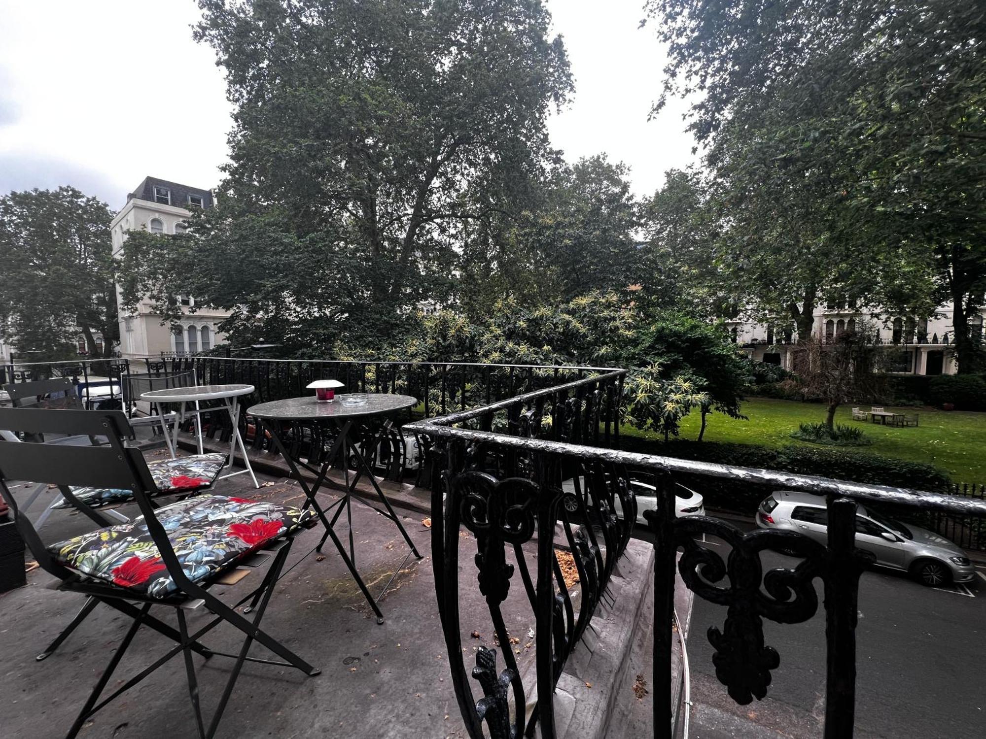 Hyde Park Studio Has Private Balcony With Tranquil Garden View Londres Extérieur photo